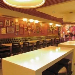 میز رستوران کورین